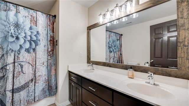 808 E Parks Street, Prairie Grove, AR 72753