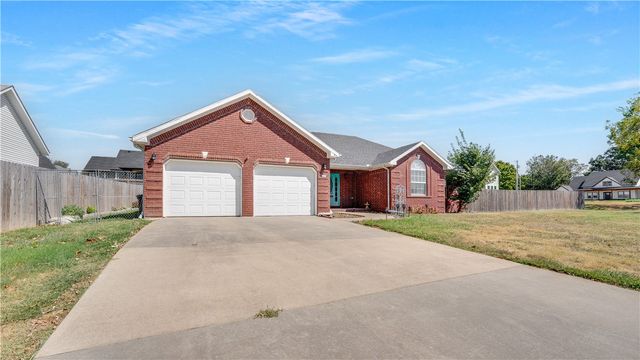 808 E Parks Street, Prairie Grove, AR 72753
