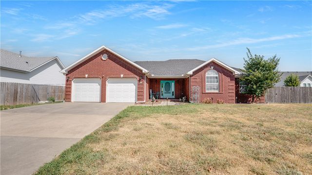808 E Parks Street, Prairie Grove, AR 72753