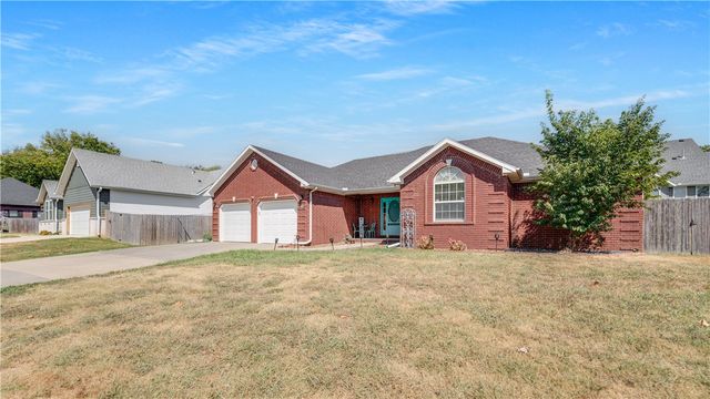 808 E Parks Street, Prairie Grove, AR 72753