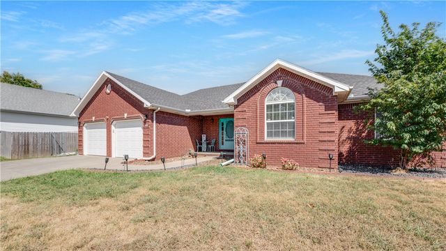 808 E Parks Street, Prairie Grove, AR 72753