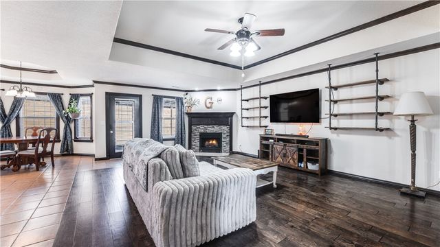 808 E Parks Street, Prairie Grove, AR 72753