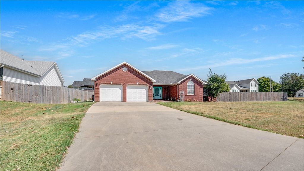 808 E Parks Street, Prairie Grove, AR 72753