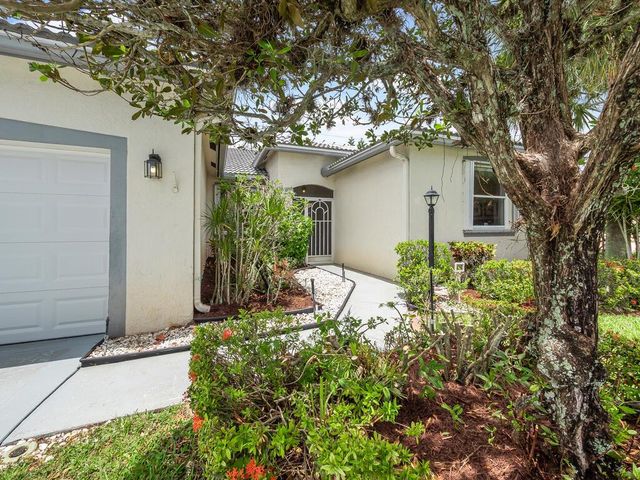 8540 Cypress Glen Court, Lake Worth, FL 33467