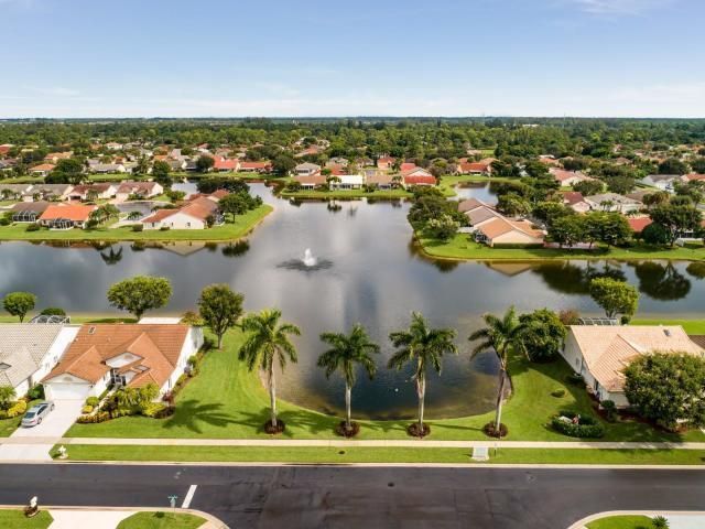 8540 Cypress Glen Court, Lake Worth, FL 33467