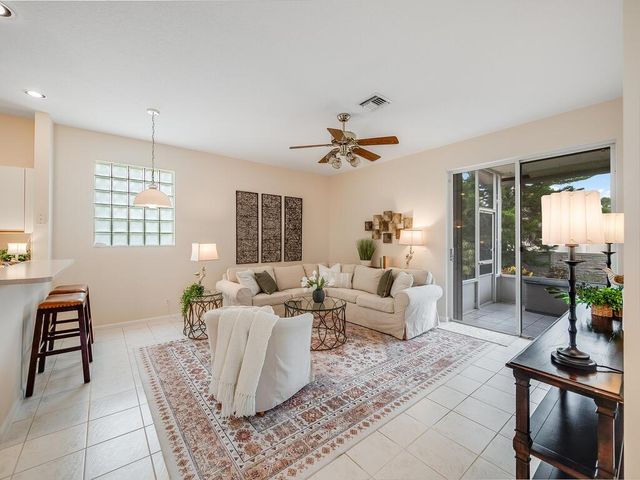 8540 Cypress Glen Court, Lake Worth, FL 33467