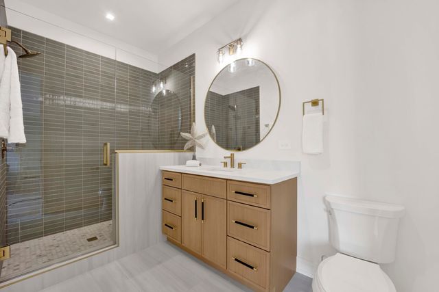 5630 N Broadway Street 4E, Chicago, IL 60660