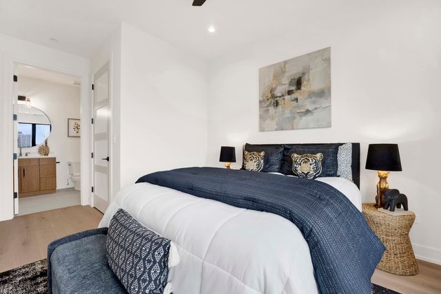 5630 N Broadway Street 4E, Chicago, IL 60660