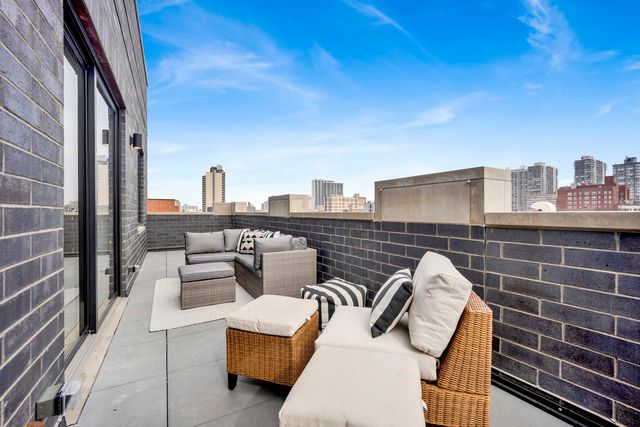 5630 N Broadway Street 4E, Chicago, IL 60660