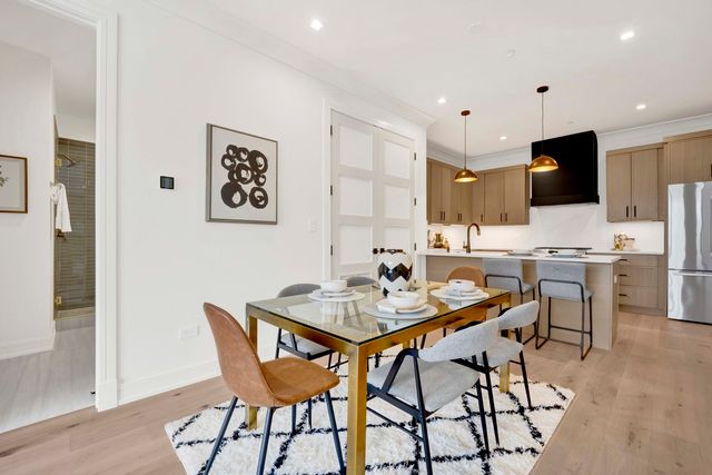 5630 N Broadway Street 4E, Chicago, IL 60660