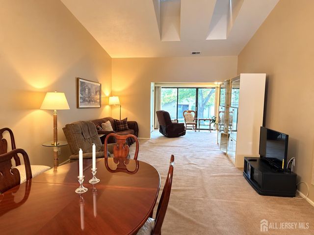 262 Wycoff Way, East Brunswick, NJ 08816