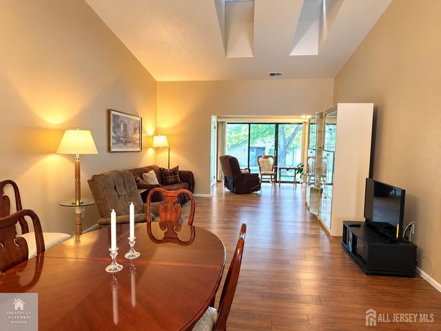 262 Wycoff Way, East Brunswick, NJ 08816