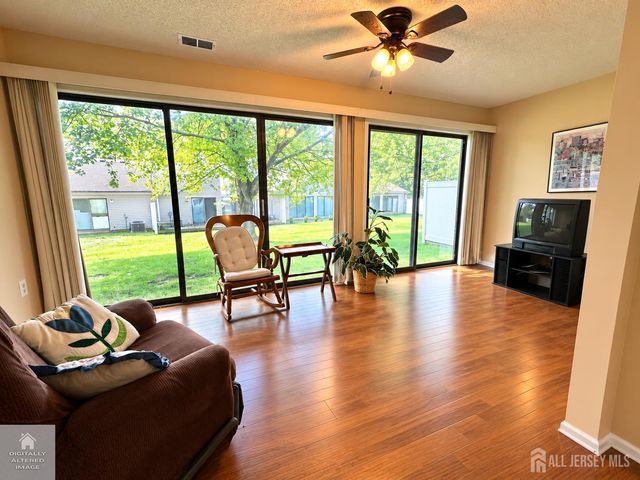 262 Wycoff Way, East Brunswick, NJ 08816
