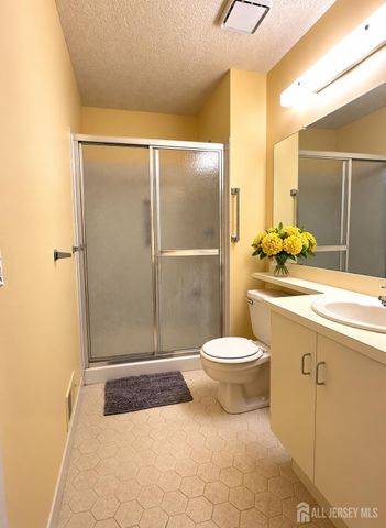 262 Wycoff Way, East Brunswick, NJ 08816