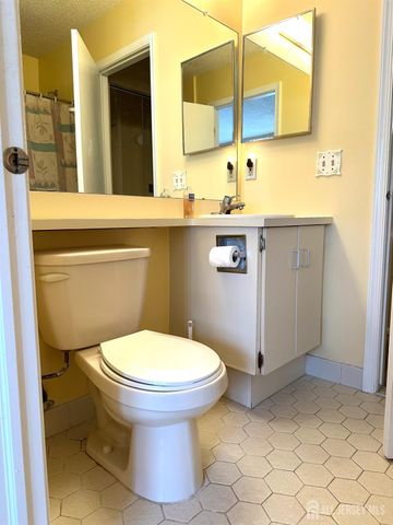262 Wycoff Way, East Brunswick, NJ 08816