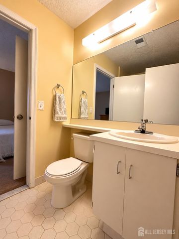 262 Wycoff Way, East Brunswick, NJ 08816