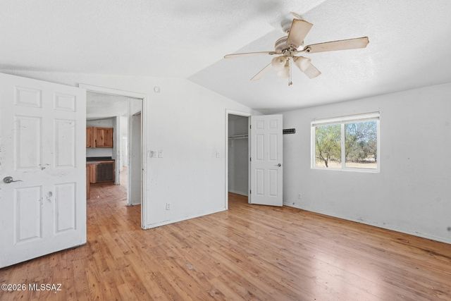 6811 N Guthrie Road, Tucson, AZ 85743