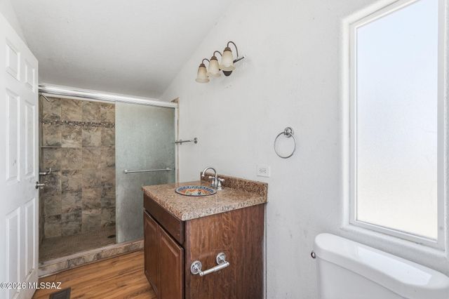 6811 N Guthrie Road, Tucson, AZ 85743