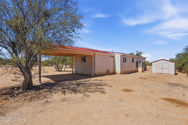6811 N Guthrie Road, Tucson, AZ 85743