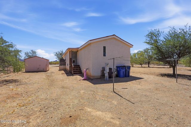 6811 N Guthrie Road, Tucson, AZ 85743