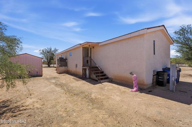 6811 N Guthrie Road, Tucson, AZ 85743