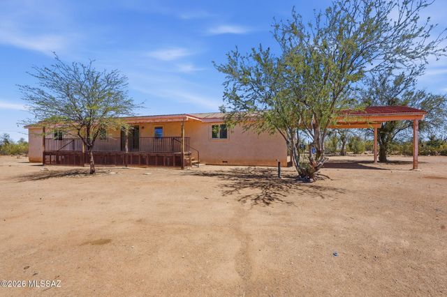 6811 N Guthrie Road, Tucson, AZ 85743