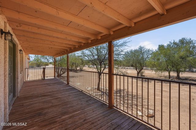 6811 N Guthrie Road, Tucson, AZ 85743