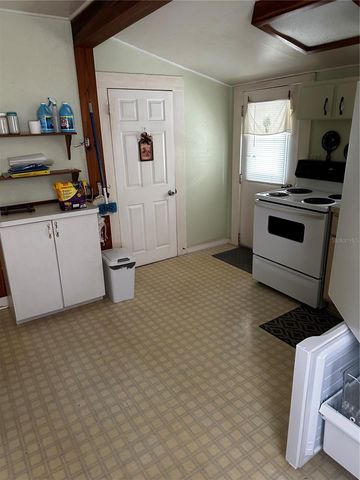 142 NW 2ND AVENUE, Williston, FL 32696