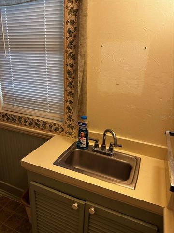 142 NW 2ND AVENUE, Williston, FL 32696
