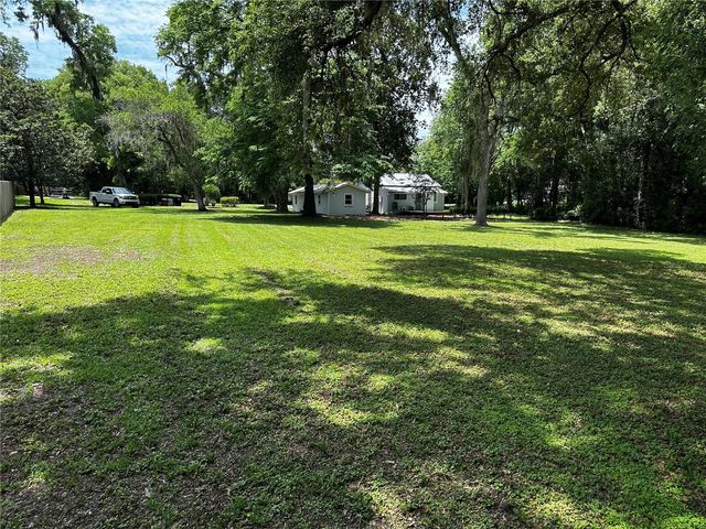142 NW 2ND AVENUE, Williston, FL 32696