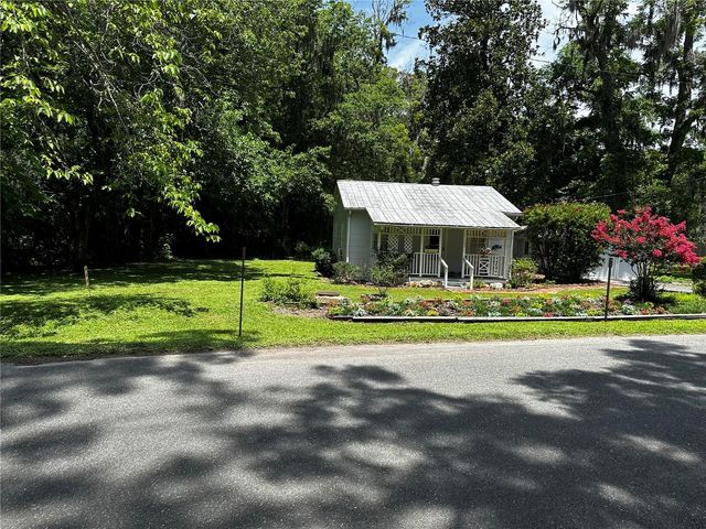 142 NW 2ND AVENUE, Williston, FL 32696