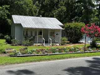142 NW 2ND AVENUE, Williston, FL 32696