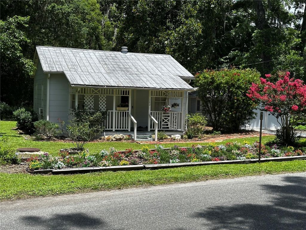 142 NW 2ND AVENUE, Williston, FL 32696
