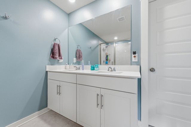 599 Ballard Dr, White House, TN 37188