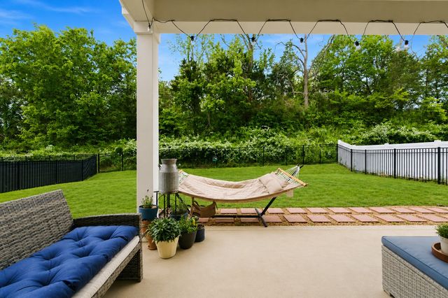599 Ballard Dr, White House, TN 37188