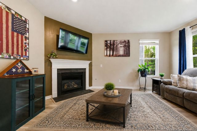 599 Ballard Dr, White House, TN 37188
