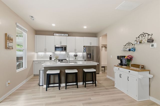 599 Ballard Dr, White House, TN 37188