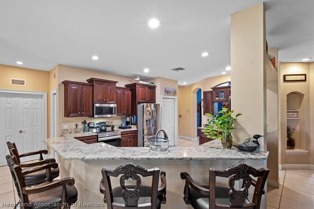7026 Strafford Oaks Drive, Sebring, FL 33875