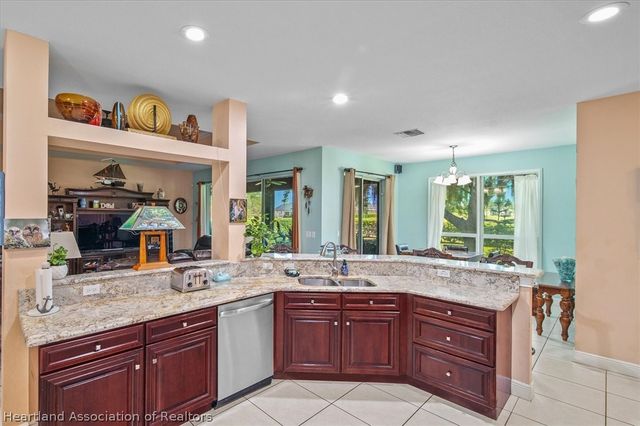 7026 Strafford Oaks Drive, Sebring, FL 33875
