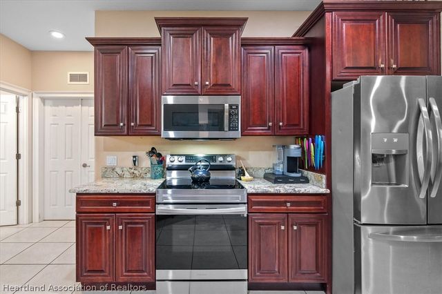 7026 Strafford Oaks Drive, Sebring, FL 33875