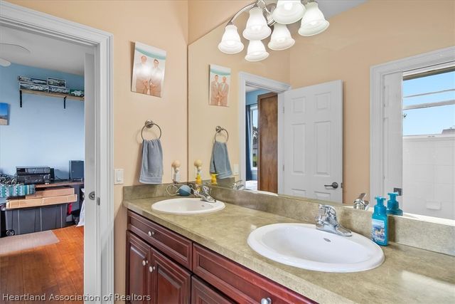 7026 Strafford Oaks Drive, Sebring, FL 33875
