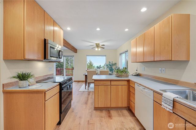 320 N North Street, Sequim, WA 98382