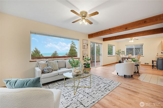 320 N North Street, Sequim, WA 98382