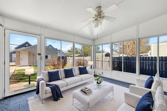 6924 Bancroft Avenue, St Louis, MO 63109