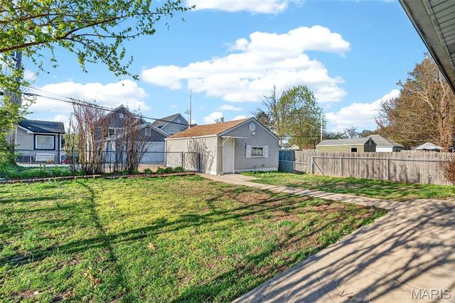 6924 Bancroft Avenue, St Louis, MO 63109