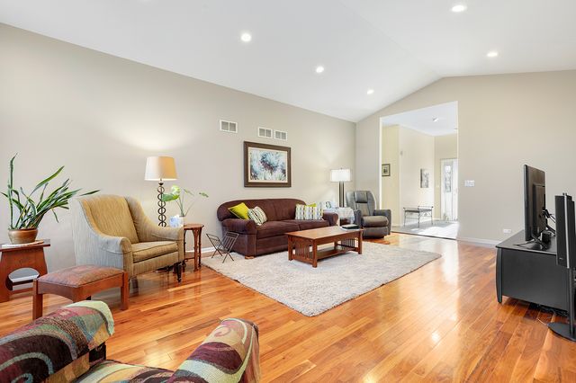 9420 Seton Place, Orland Park, IL 60467