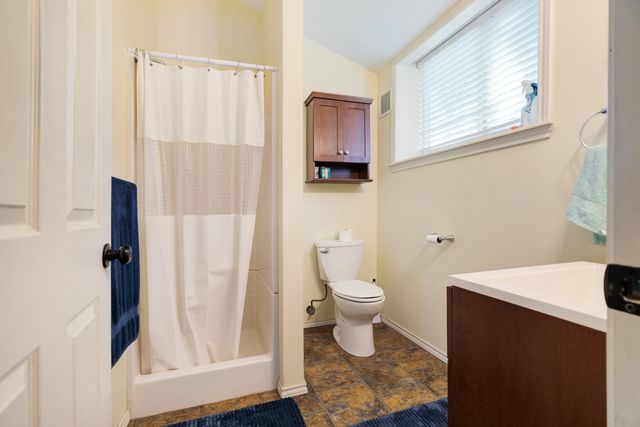 101 S County Road 35810, Arthur City, TX 75411
