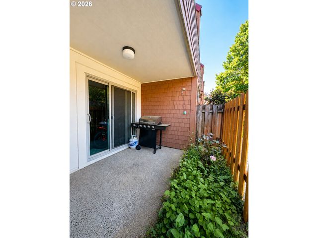 29 OSWEGO Smt, Lake Oswego, OR 97035