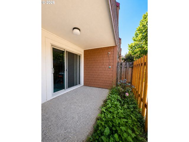 29 OSWEGO Smt, Lake Oswego, OR 97035