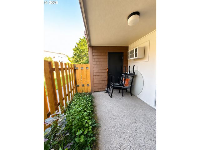 29 OSWEGO Smt, Lake Oswego, OR 97035